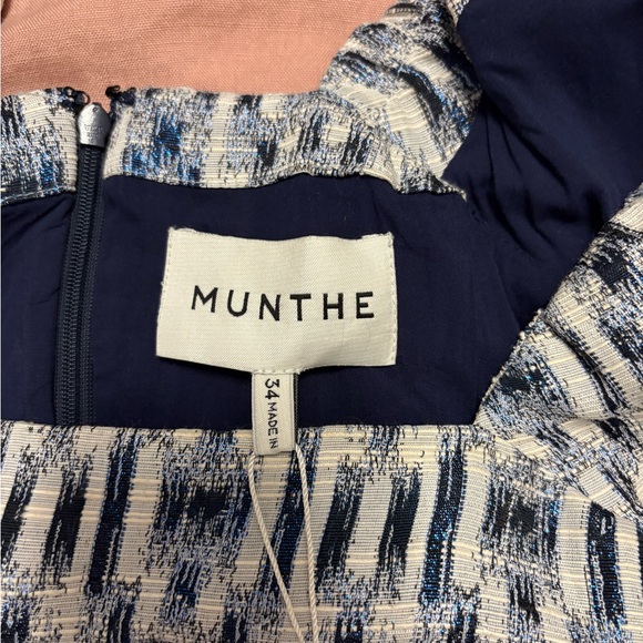 Chic Monochrome Patterned Mini Dress - Picture 5 of 6